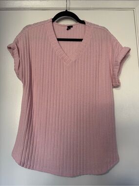 Ribbed V‑Neck Short Sleeve Top in Light Pink